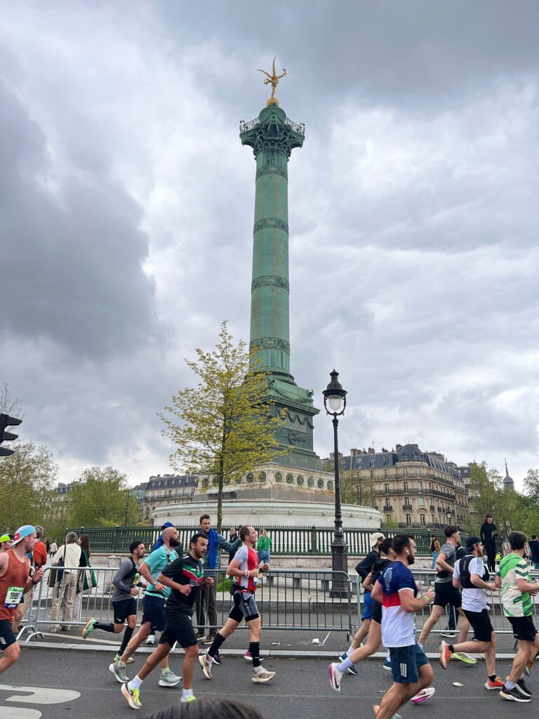 Place de la Bastille / Wikimédia France CC BY-SA 4.0 via Wikimedia Commons
